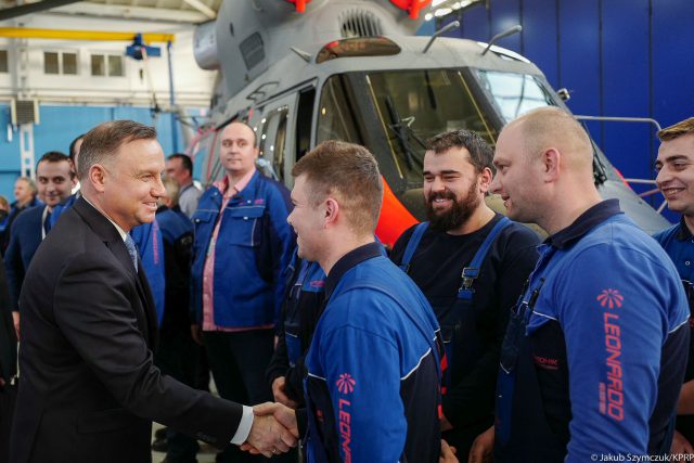 Prezydent Andrzej Duda na Lubelszczyźnie. W pierwszej kolejności odwiedził PZL-Świdnik (zdjęcia)