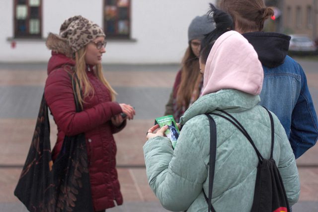 Walczą o wprowadzenie w Polsce zakazu hodowli zwierząt na futra. Przeprowadzili w Lublinie happening (zdjęcia)