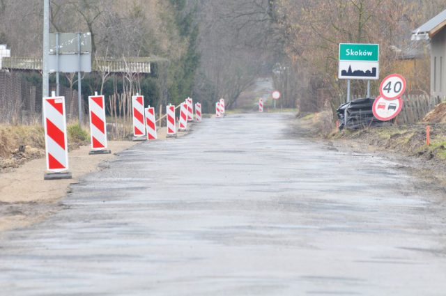 Chcą wyremontować 40 km najbardziej zniszczonych dróg na terenie powiatu. Prace już trwają