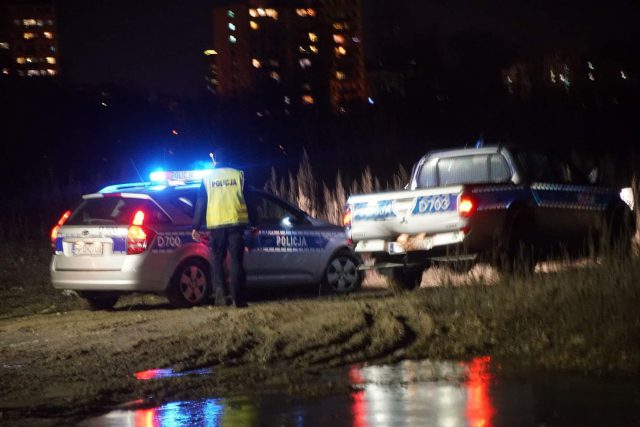 Pościg za peugeotem po ulicach Lublina. Kierowca wyskoczył z auta i uciekł pieszo (zdjęcia)