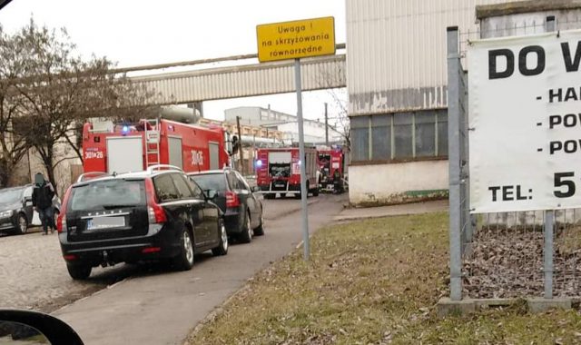 Za pomocą palników cięli zbiornik na materiały łatwopalne. Skutek był łatwy do przewidzenia (zdjęcia)