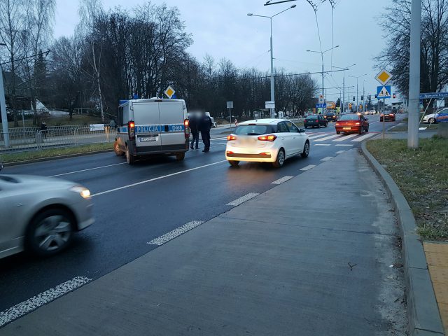 Wypadek na przejściu dla pieszych w Lublinie. Są utrudnienia w ruchu (zdjęcia)