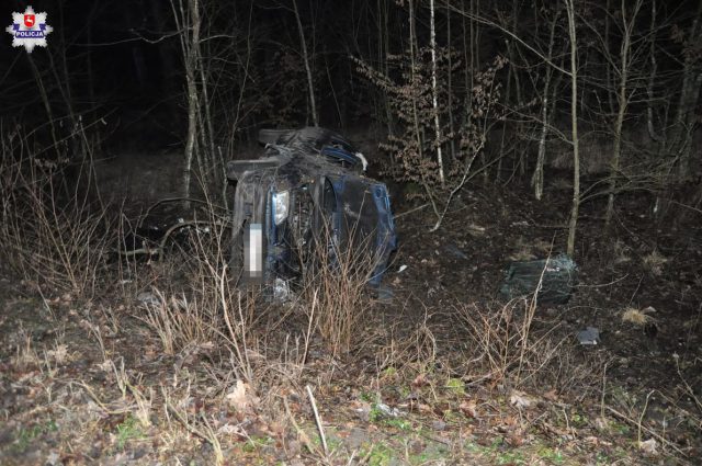 Pijany kierowca sprawcą śmiertelnego wypadku. Nie żyje pasażer renaulta (zdjęcia)
