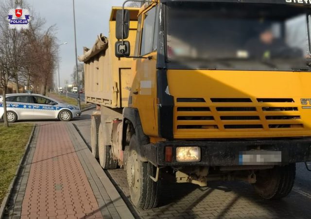 Na takich oponach jeździł ciężarówką. Jednak to nie wszystko (zdjęcia)