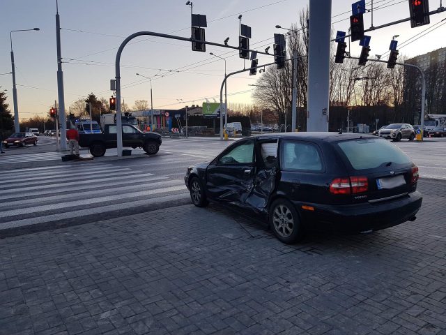 Wypadek na skrzyżowaniu w Lublinie. Są spore utrudnienia w ruchu (zdjęcia)