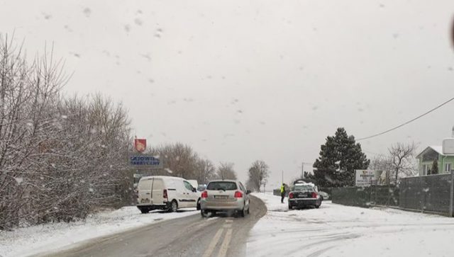 Po opadach śniegu poranny wysyp zdarzeń drogowych w Lublinie i regionie (wideo, zdjęcia)