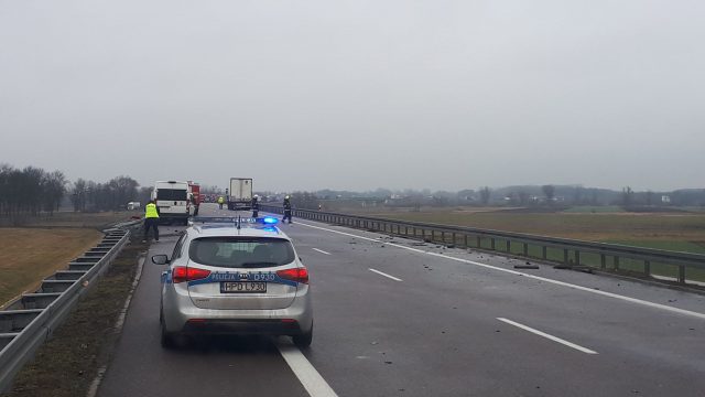 Po wypadku zablokowana droga krajowa nr 19, na trasie Lubartów – Radzyń Podlaski (zdjęcia)