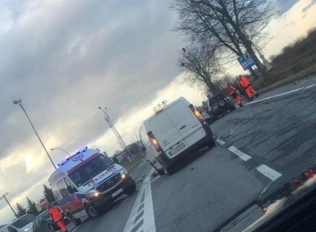 Zderzenie dwóch samochodów na trasie Lublin – Biłgoraj (zdjęcia)