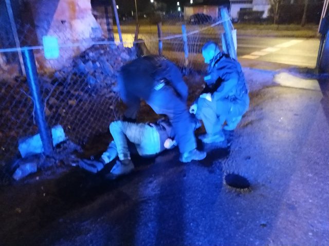 Nocny pościg policji za nissanem po ulicach Lublina. Kierowca nie zatrzymał się do kontroli (zdjęcia)