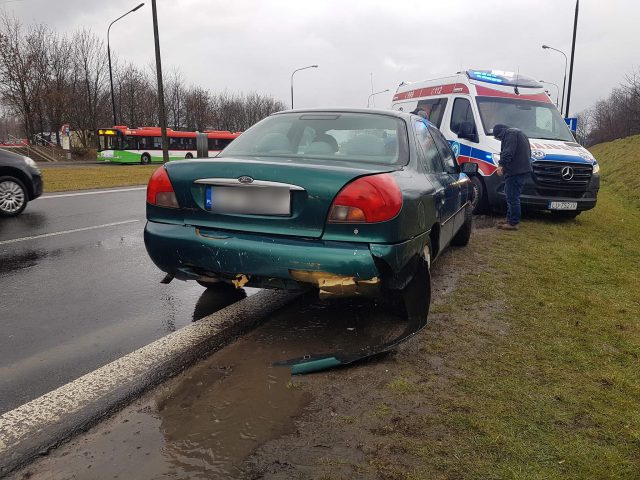 Wypadek na wjeździe do Lublina. Wjechał peugeotem w forda (zdjęcia)