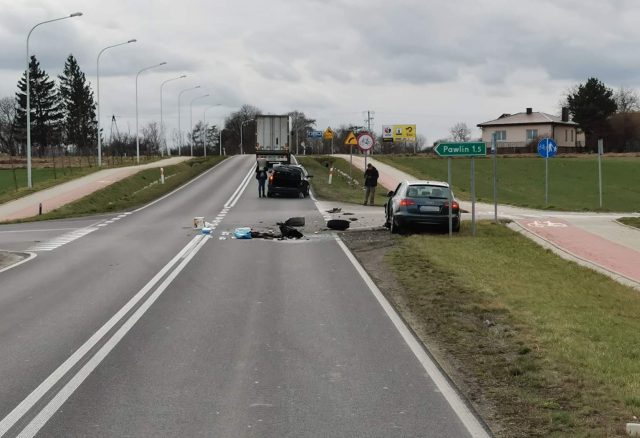 Zderzenie audi i citroena na trasie Lublin – Bełżyce. Są utrudnienia w ruchu (zdjęcia)