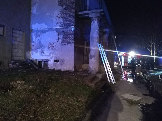 Pożar w zabytkowym dworku w Lublinie (zdjęcia)