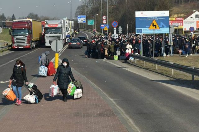 Ukraińcy zaczęli masowo opuszczać Polskę. Obawiają się zamknięcia granic (zdjęcia)