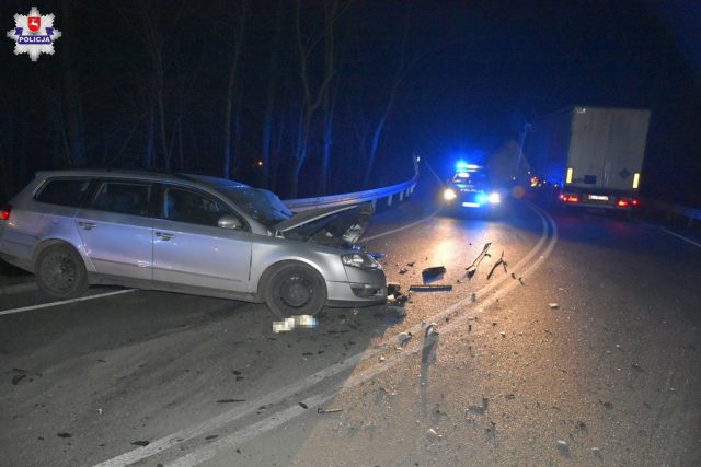 Pijany kierowca uderzył volkswagenem w ciężarówkę (zdjęcia)