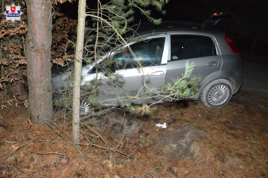 17latek dla zabawy ukradł auto, przejażdżkę zakończył w