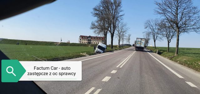 Po zderzeniu dwóch pojazdów zablokowana trasa Kraśnik – Janów Lubelski (zdjęcia)