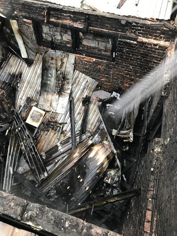 Z pożarem kotłowni walczyło osiem zastępów straży pożarnej (zdjęcia)