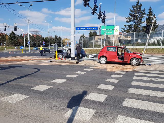 Wyłączyli światła na skrzyżowaniu, zginęła kobieta. Sygnalizacja ponownie została uruchomiona (zdjęcia)