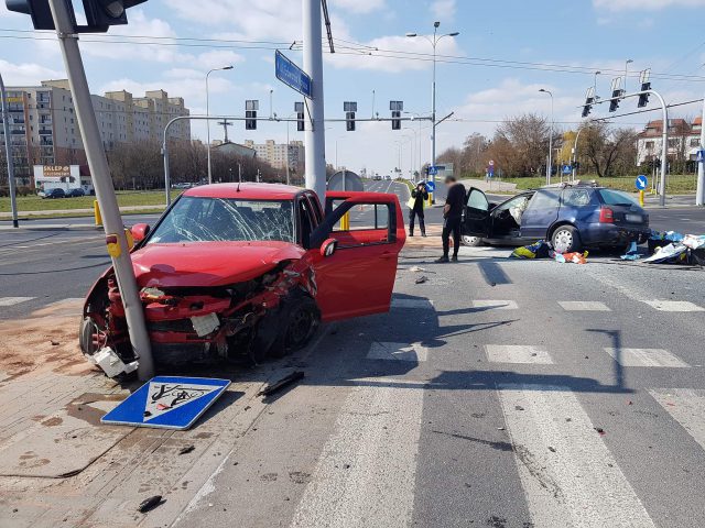 Wyłączyli sygnalizację, nie spojrzała na znaki. Groźny wypadek w Lublinie (zdjęcia) AKTUALIZACJA