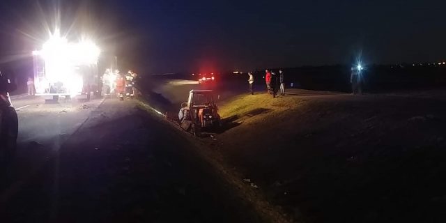 Zderzenie samochodu z ciągnikiem rolniczym na obwodnicy Bełżyc. Droga jest zablokowana (zdjęcia)
