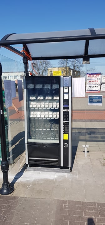 W Kurowie stanął automat z bawełnianymi maseczkami (zdjęcia)