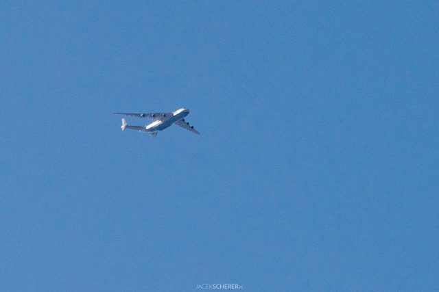 Największy samolot transportowy świata An-225 Mrija nad Lublinem (wideo, zdjęcia)