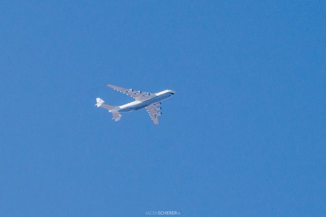 Największy samolot transportowy świata An-225 Mrija nad Lublinem (wideo, zdjęcia)