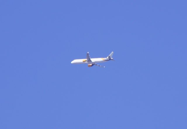 Na lotnisku w Świdniku wylądował samolot z Szanghaju (zdjęcia)