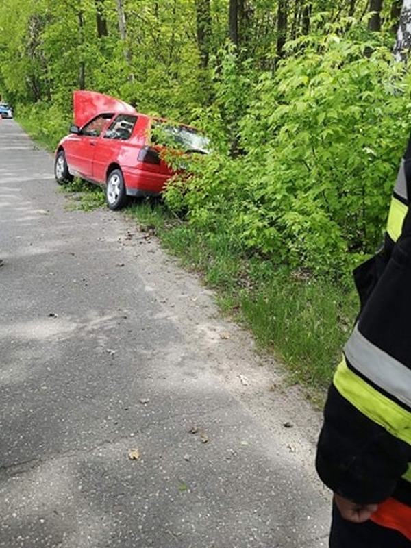 Tragiczny wypadek w powiecie radzyńskim. Nie żyje jedna osoba (zdjęcia)