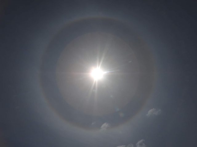 Ciekawe zjawisko optyczne na niebie nad regionem (zdjęcia)