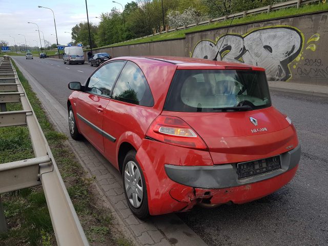 Zderzenie renaulta z hondą w Lublinie. Obaj kierowcy obwiniają się nawzajem o spowodowanie zdarzenia (zdjęcia)
