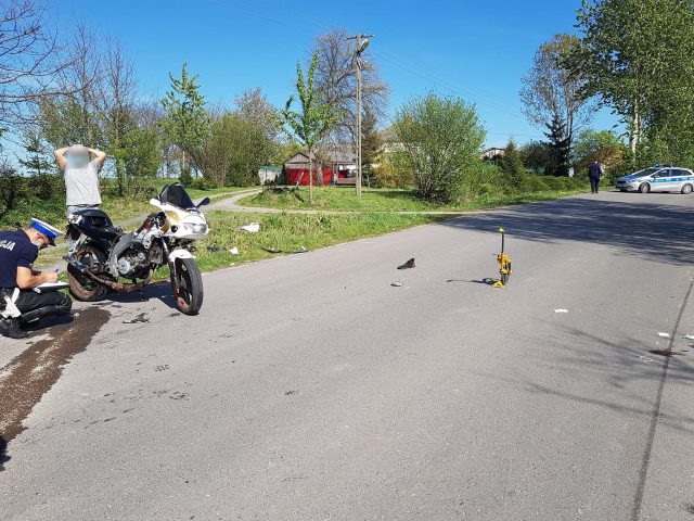 Zamierzał kupić motocykl. W trakcie jazdy próbnej zderzył się z audi (zdjęcia)