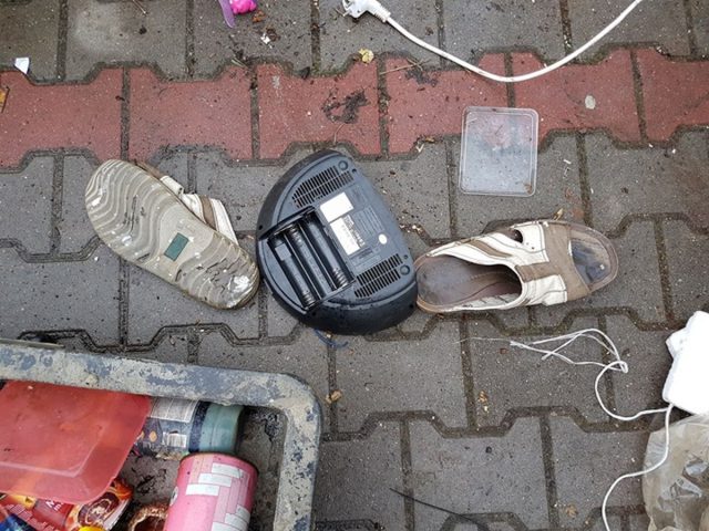 Gmina ogłosiła zbiórkę elektroodpadów i opon. Mieszkańcy zapełnili parking częściami samochodowymi (zdjęcia)