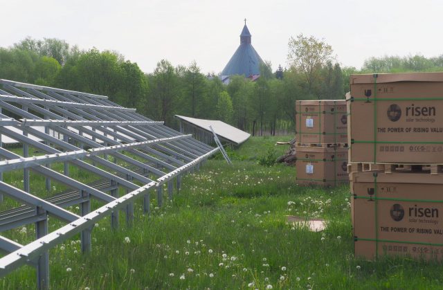 W Lublinie powstaje farma fotowoltaiczna. Energia elektryczna ma trafiać na potrzeby oczyszczalni ścieków (zdjęcia)
