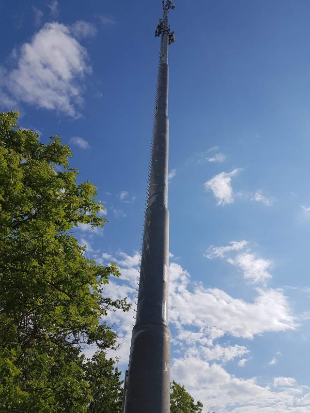 Wieloletnie protesty mieszkańców nie pomogły. W Lublinie powstał kolejny maszt telefonii komórkowej (zdjęcia)