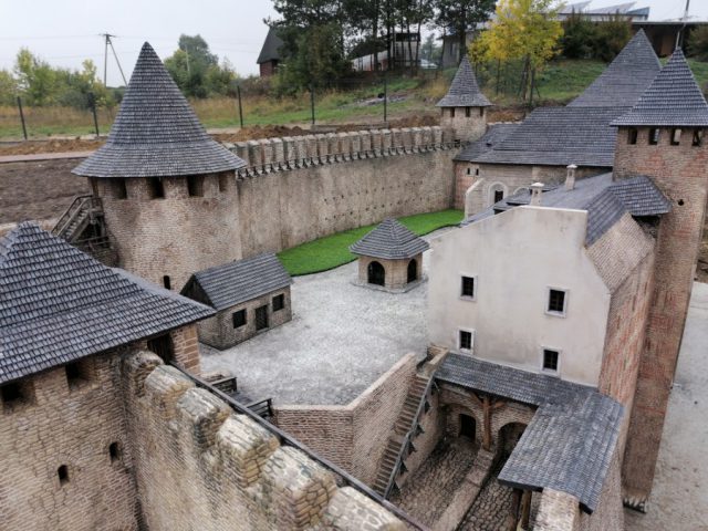 Na Roztoczu powstał Park Miniatur Kresowych. Dzisiaj odbyło się jego otwarcie (zdjęcia)