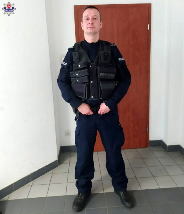 Policjant z Lublina dwukrotnie oddał osocze, aby wspomóc leczenie chorych na COVID-19 (zdjęcia)
