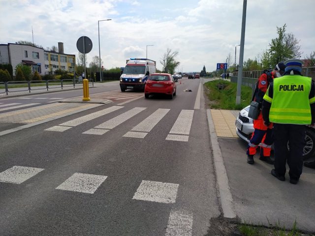 Potrącenie pieszej na drodze wojewódzkiej nr 835. Są utrudnienia w ruchu (zdjęcia)
