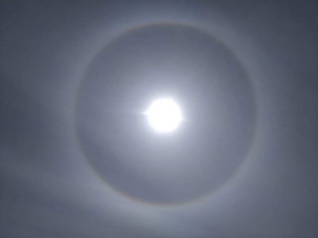 Ciekawe zjawisko optyczne na niebie nad regionem (zdjęcia)