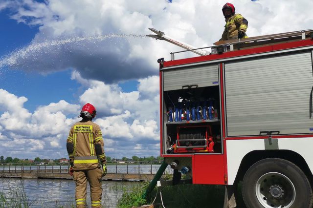 Straż pożarna szykuje się na okres letni. Kontrolowane są ujęcia wody oraz drogi przeciwpożarowe w lasach (zdjęcia)
