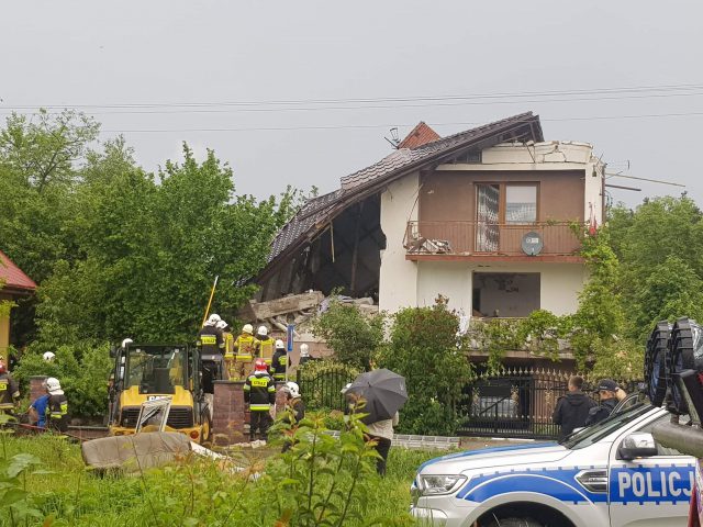 Wybuch gazu w domu jednorodzinnym. Pod gruzami mogą być ludzie, trwa akcja ratunkowa (zdjęcia, wideo na żywo)