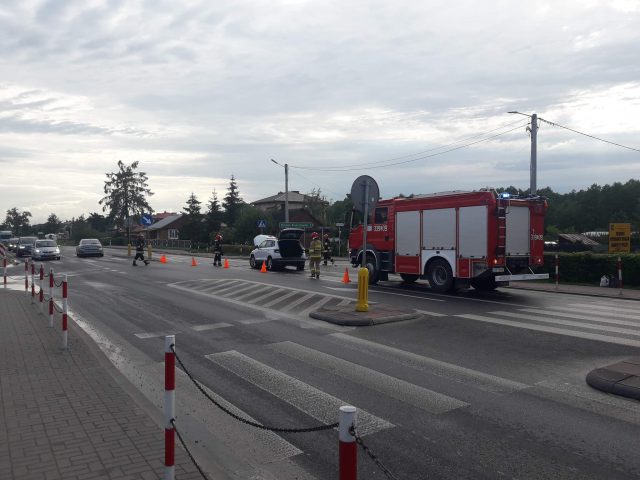 Zderzenie samochodu osobowego z ciężarowym na trasie Lublin – Kraśnik (zdjęcia)