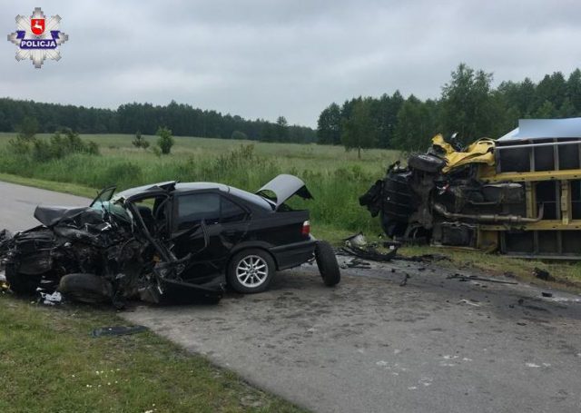 Tragiczny Wypadek Pod Chełmem. Nie Żyje 19-Latek Kierujący Bmw, Trzy Osoby Ranne (Zdjęcia) : Lublin112.Pl – Wiadomości Z Lublina I Regionu. Ważne Informacje Z Kraju