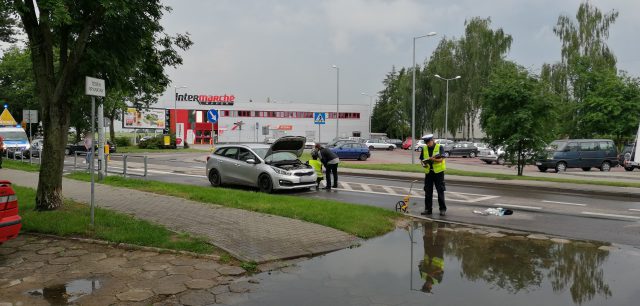 Dziecko wbiegło pod radiowóz. Potrącenie chłopca w Bełżycach (zdjęcia)