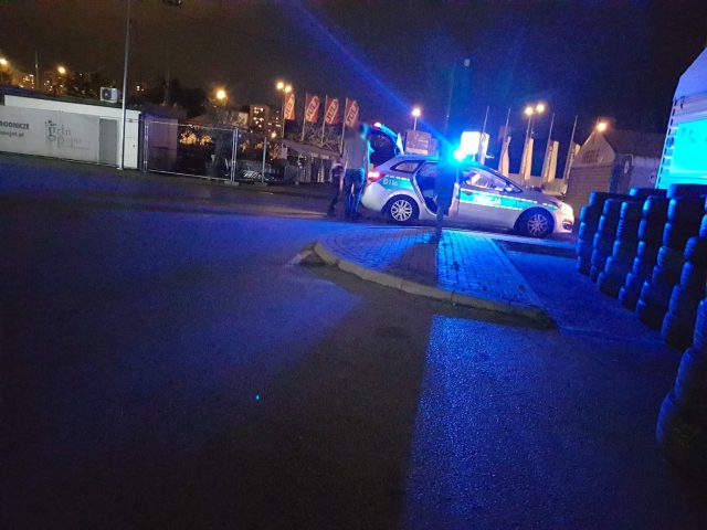 Nocna akcja policji. Funkcjonariusze zwracali uwagę na prędkość i stan techniczny pojazdów (zdjęcia)