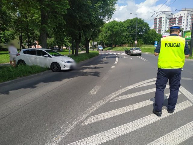 Duże utrudnienia w ruchu po wypadku w Lublinie. Dwie osoby trafiły do szpitala (zdjęcia)