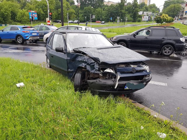 Poranne zderzenie na skrzyżowaniu zakorkowało tę część Lublina (zdjęcia)