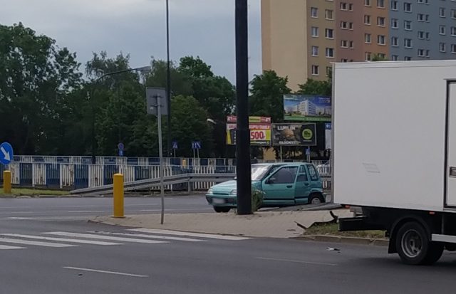 Zderzenie dwóch pojazdów na rondzie im. Kasprzaka w Lublinie (zdjęcia)