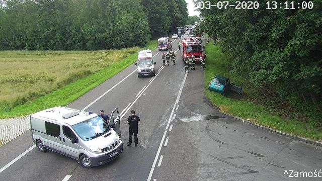 Wypadek na trasie Lublin – Zamość. Zderzyły się dwa auta, są utrudnienia w ruchu (zdjęcia)