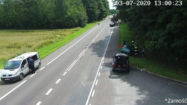 Wypadek na trasie Lublin – Zamość. Zderzyły się dwa auta, są utrudnienia w ruchu (zdjęcia)